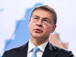 klimapolitik: eu-kommission schafft umweltregeln für unternehmen ab